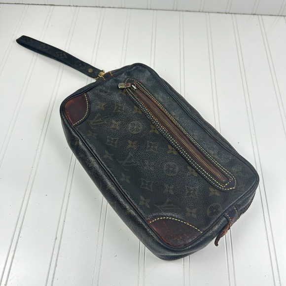 Louis Vuitton
Marly Dragonne GM Clutch Bag - Picture 6 of 14